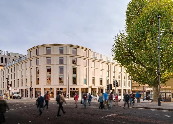 Top-Rated Hotels Near Thermae Spa Bath